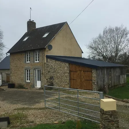 Spacious, Rustic Studio Space For 2 Persons Saint-Cyr-du-Bailleul Exterior foto